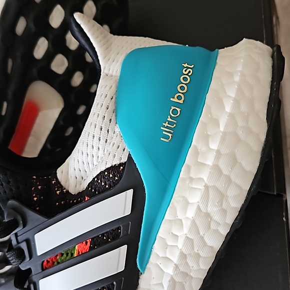 Adidas Ultraboost DNA Multicolor Running Shoe - Size 5 - Picture 10 of 11